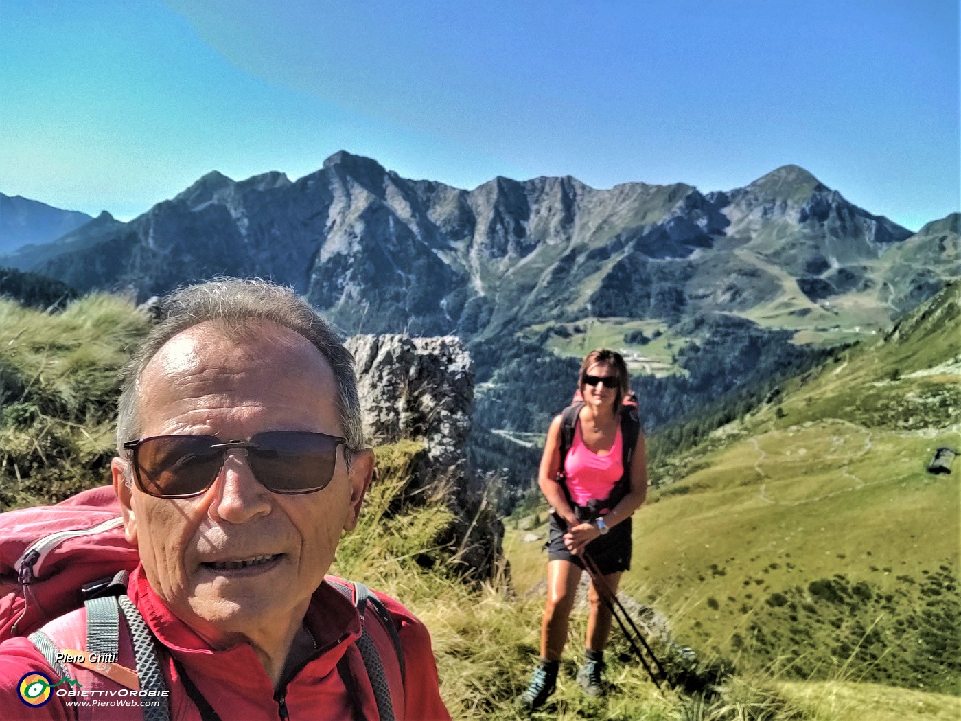 30 Selfie  verso la costiera dei monti della conca di S. Simone-Baita del Camoscio .jpg